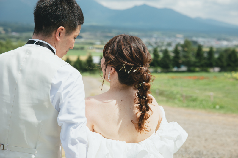 お花畑の中でのヘアスタイルのご紹介