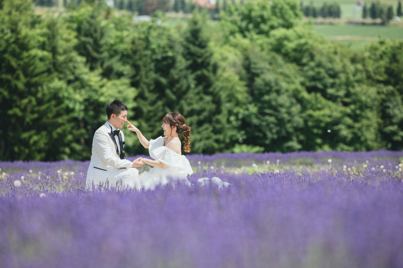 お花畑の中でのヘアスタイルのご紹介