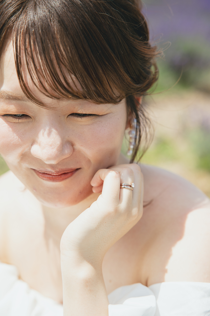 お花畑の中でのヘアスタイルのご紹介