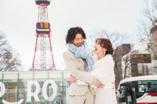 冬の大通公園・すすきので札幌らしいウエディングフォト♡