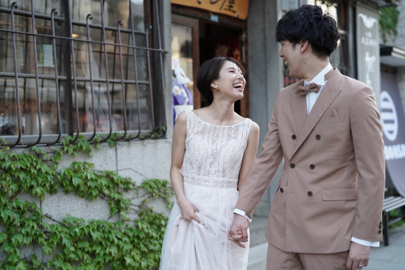 可愛い小樽の街並みで残すウエディングフォト✨