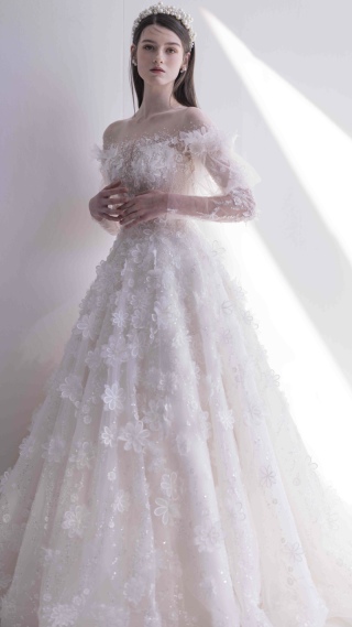 【Aurum】新作ドレス入荷✨