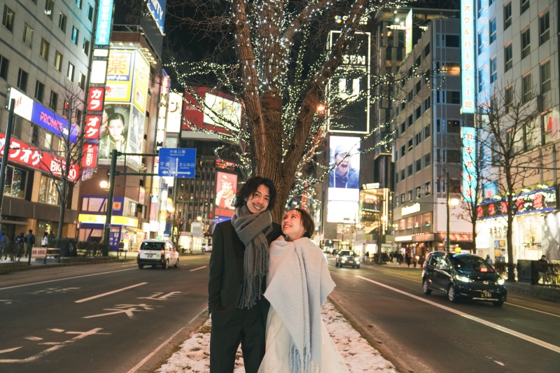 夜のすすきのでカジュアル&おしゃれなウエディングフォト!