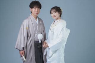 格式高いお衣装でのクラシックなお写真はスタジオで♫