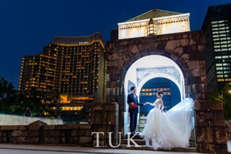 【東京駅前撮り】ウェディングフォト撮影で通り雨!ラストカットで幻想的な写真を演出