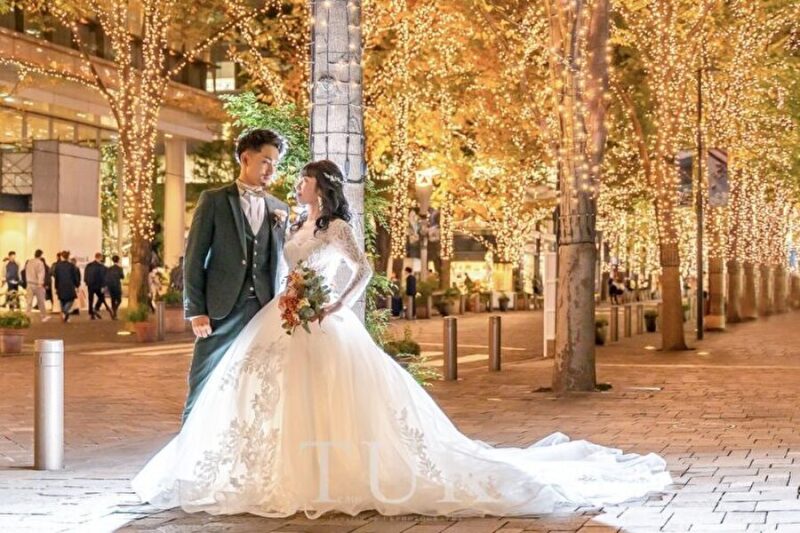 【東京駅ロケーションフォト】通り雨の奇跡！東京駅舎前のキラキラ雨ショット