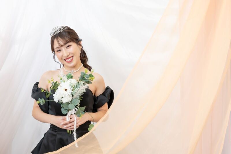 黒ドレス♡プレ花嫁に選ばれる大注目の衣裳!