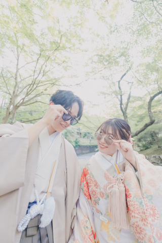 洋装撮影にさらなる彩りを！人気の持込小物10選で二人らしい一枚を