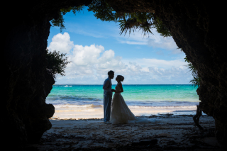 八月末にカラードレス入荷予定！お楽しみに！