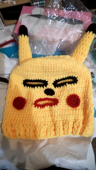 ピカチュウー！？　被り物かぶりませんか？（笑）