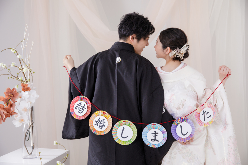 お持ち込みのアイテムを使って2人ならではの撮影を♡