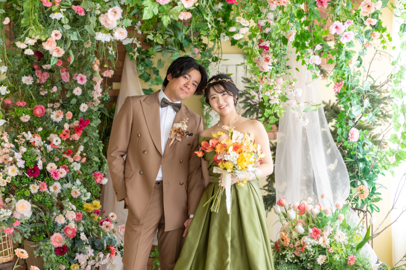 【ウェディングドレスもカラードレスも！】洋装2点スタジオ撮影 90,000円