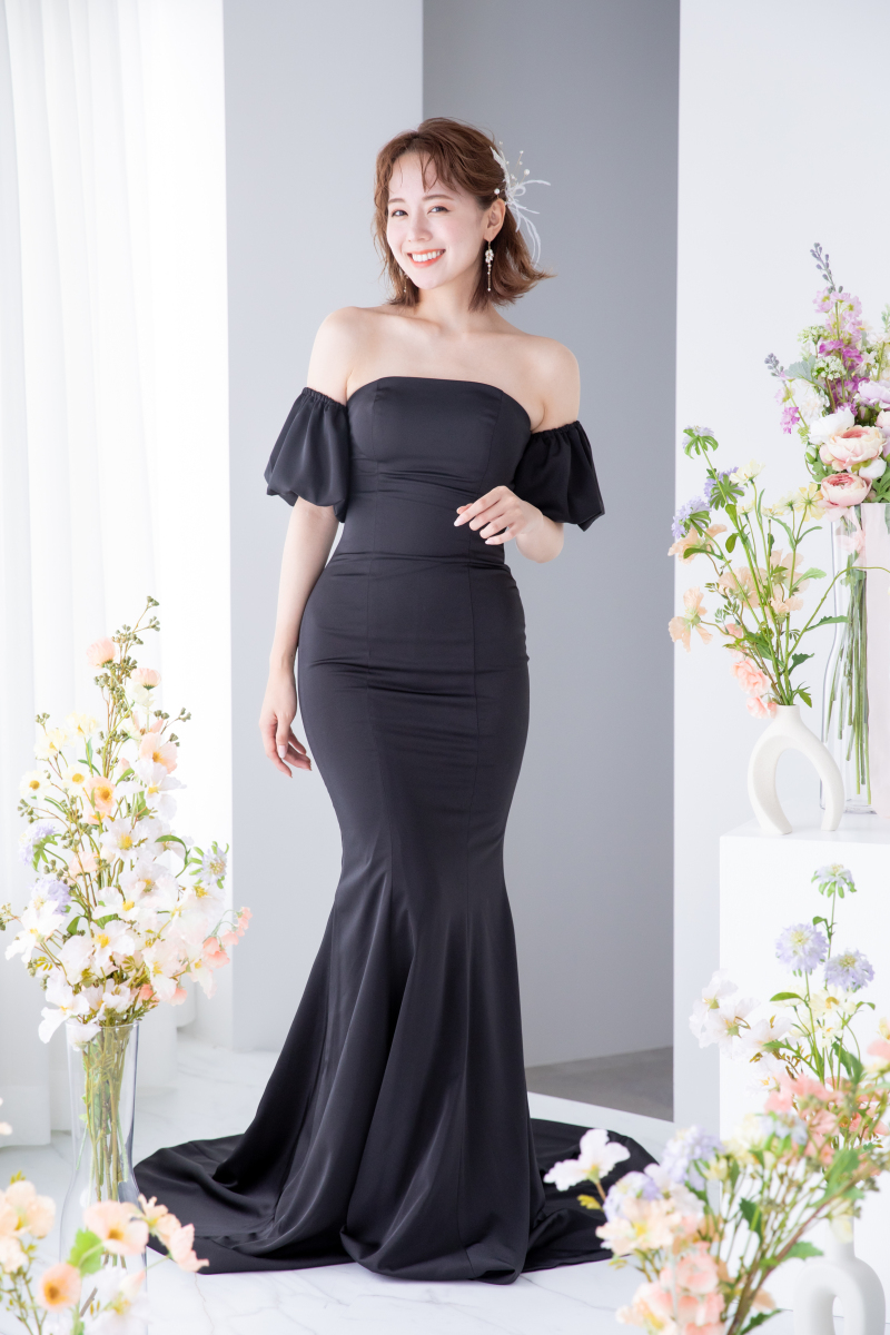 流行りのブラックドレスも着れる♪
