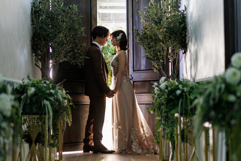 【ウェディングドレスもカラードレスも！】洋装2点スタジオ撮影 90,000円