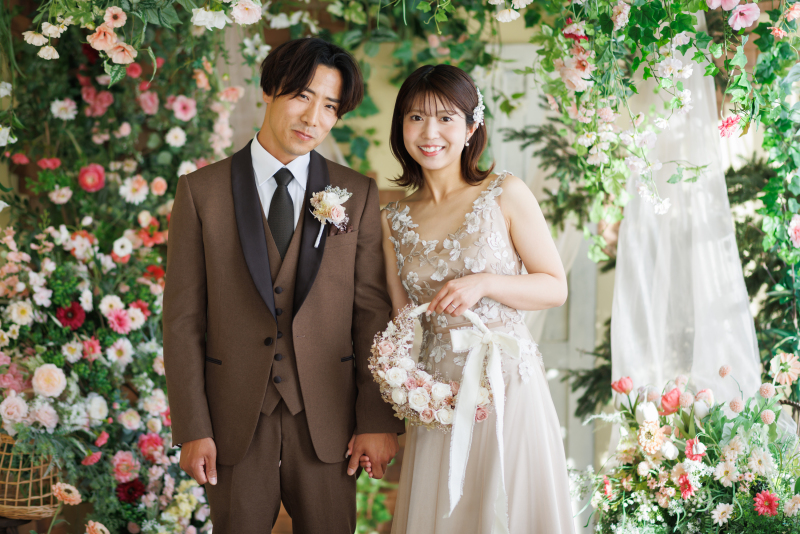 【ウェディングドレスもカラードレスも！】洋装2点スタジオ撮影 90,000円