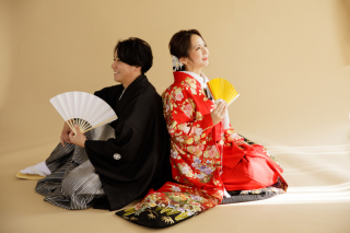 自然光降り注ぐスタジオで！和装色打掛撮影♪