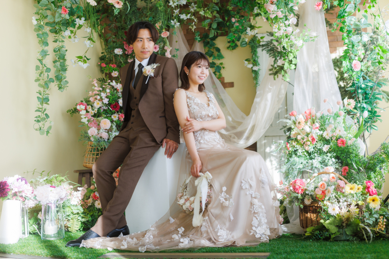 【ウェディングドレスもカラードレスも！】洋装2点スタジオ撮影 90,000円