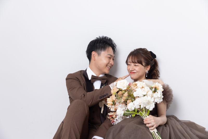 【ウェディングドレスもカラードレスも！】洋装2点スタジオ撮影 90,000円