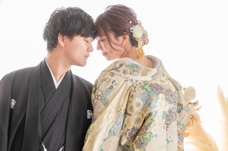 天候に左右されないスタジオ撮影☆和装+洋装98,000円