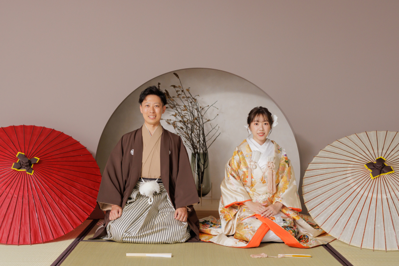扇子のショットも♪快適なスタジオ撮影で