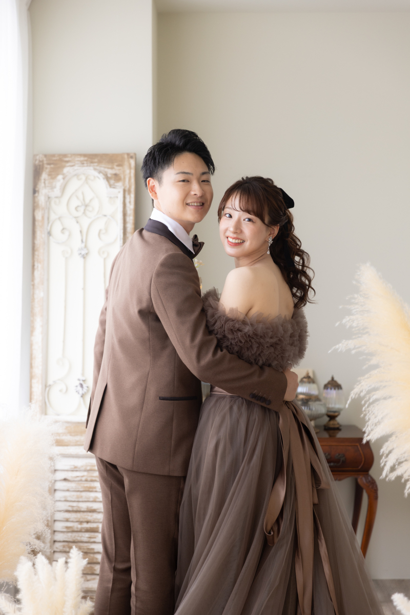 【ウェディングドレスもカラードレスも！】洋装2点スタジオ撮影 90,000円