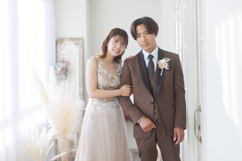 【ウェディングドレスもカラードレスも！】洋装2点スタジオ撮影 90,000円