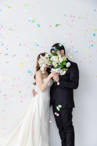 【ウェディングドレスもカラードレスも！】洋装2点スタジオ撮影 90,000円