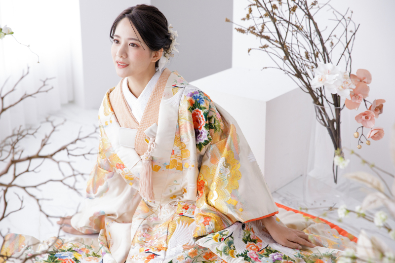 自然光の降り注ぐスタジオで和装撮影はいかがでしょうか?