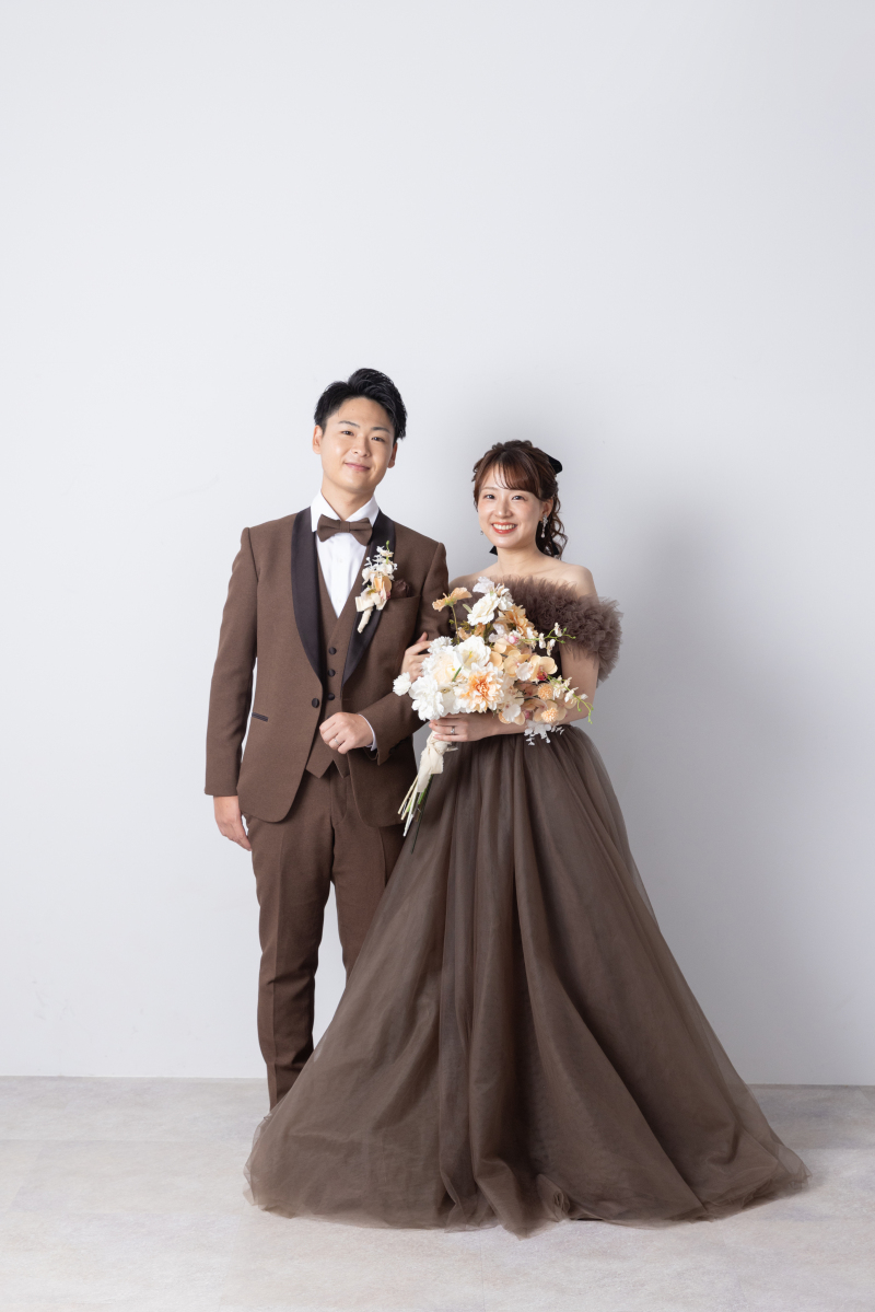 【ウェディングドレスもカラードレスも！】洋装2点スタジオ撮影 90,000円