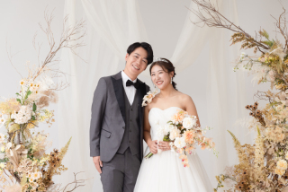 【ウェディングドレスもカラードレスも！】洋装2点スタジオ撮影 90,000円