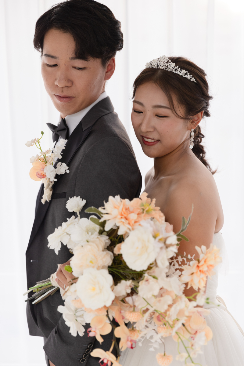 【ウェディングドレスもカラードレスも！】洋装2点スタジオ撮影 90,000円