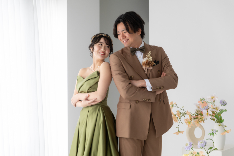 【ウェディングドレスもカラードレスも！】洋装2点スタジオ撮影 90,000円