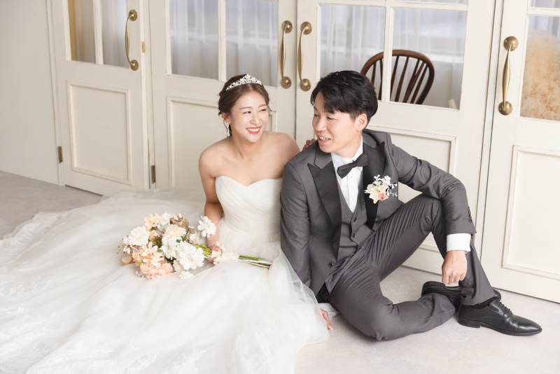 【ウェディングドレスもカラードレスも！】洋装2点スタジオ撮影 90,000円