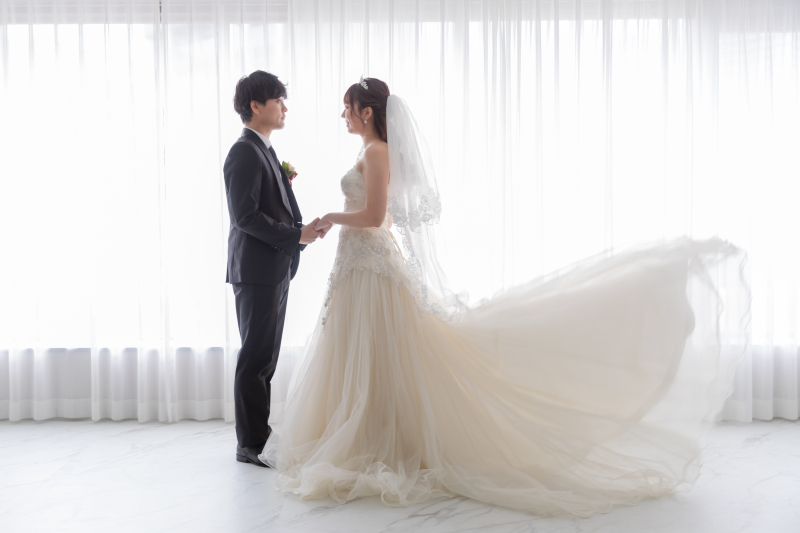 【ウェディングドレスもカラードレスも！】洋装2点スタジオ撮影 90,000円