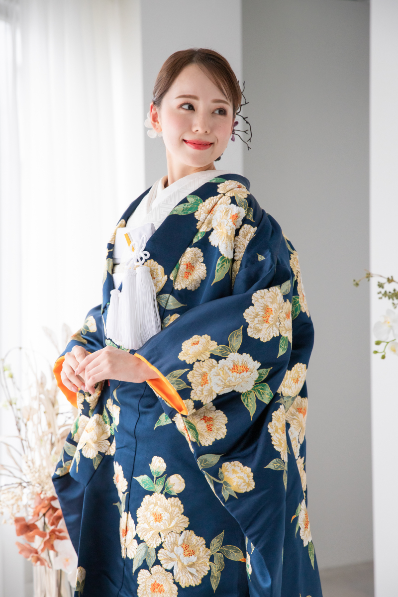 和装撮影のお客様必見!新作の色打掛多数ご用意しております♪