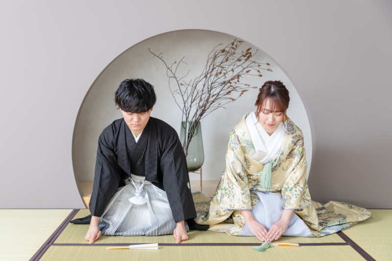 天候に左右されないスタジオ撮影☆和装+洋装98,000円