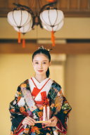 美をさらに引き立てる「レタッチ」