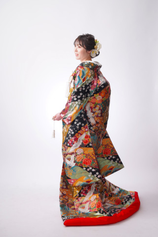 豪華で華やかな【色打掛】