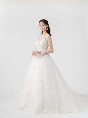 ブランシェリー盛岡店のドレス紹介