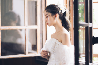 ドレスのタイプ別にチェック♪花嫁さんのヘアアレンジ