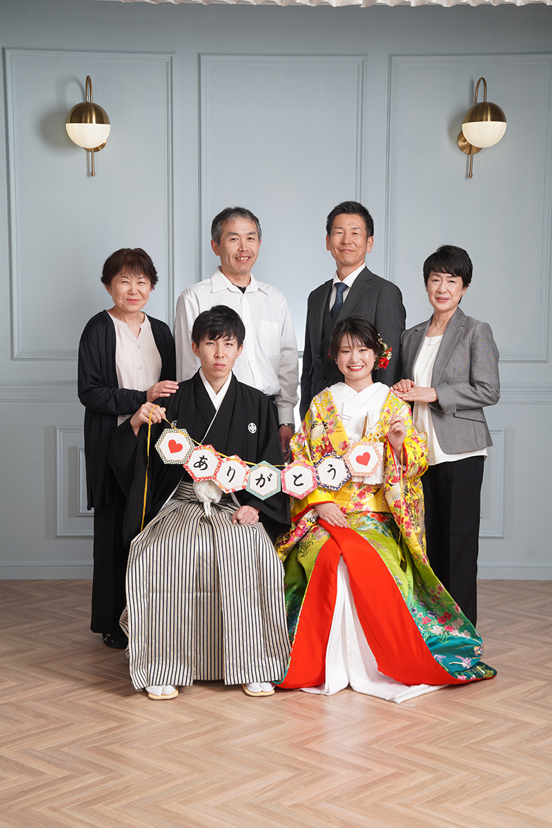 小物を使ったバリエーション豊富なフォトウェディング