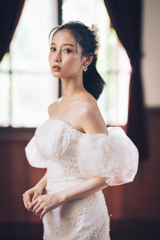 ドレスのタイプ別にチェック♪花嫁さんのヘアアレンジ