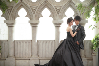 今注目の「黒のウェディングドレス♡」