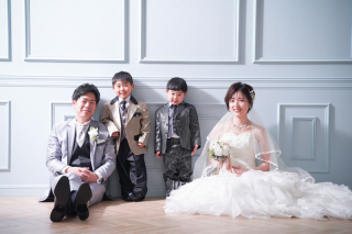 お子さんも一緒に!パパ&ママフォトウェディング