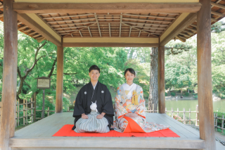 緑鮮やかな縮景園