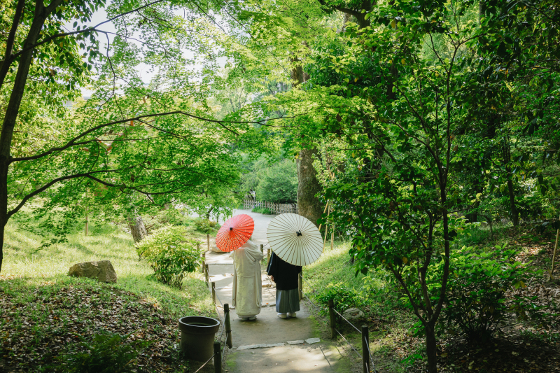 四季の彩りに包まれる縮景園での和装フォト