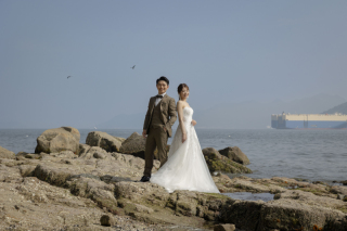 海辺のそよ風と、ふたりの優しい時間