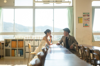 思い出の学び舎で叶える、心あたたまるウェディングフォト