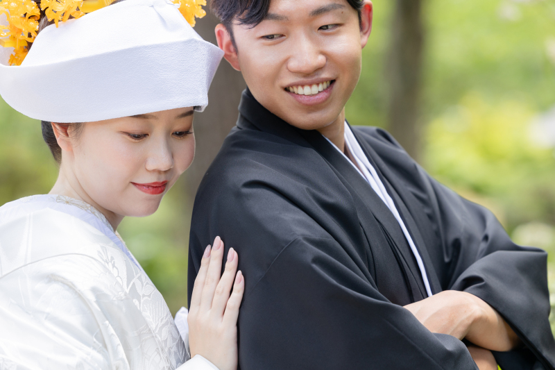 伝統とモダンが響き合う ― 縮景園とチャペルスタジオでの特別な撮影