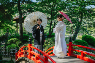 四季の彩りに包まれる縮景園での和装フォト